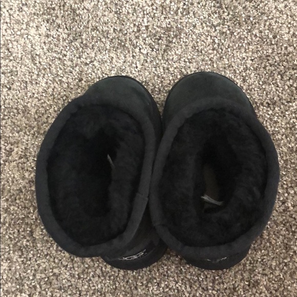 Toddler Size 7 Black Ugg Boots - Picture 4 of 5